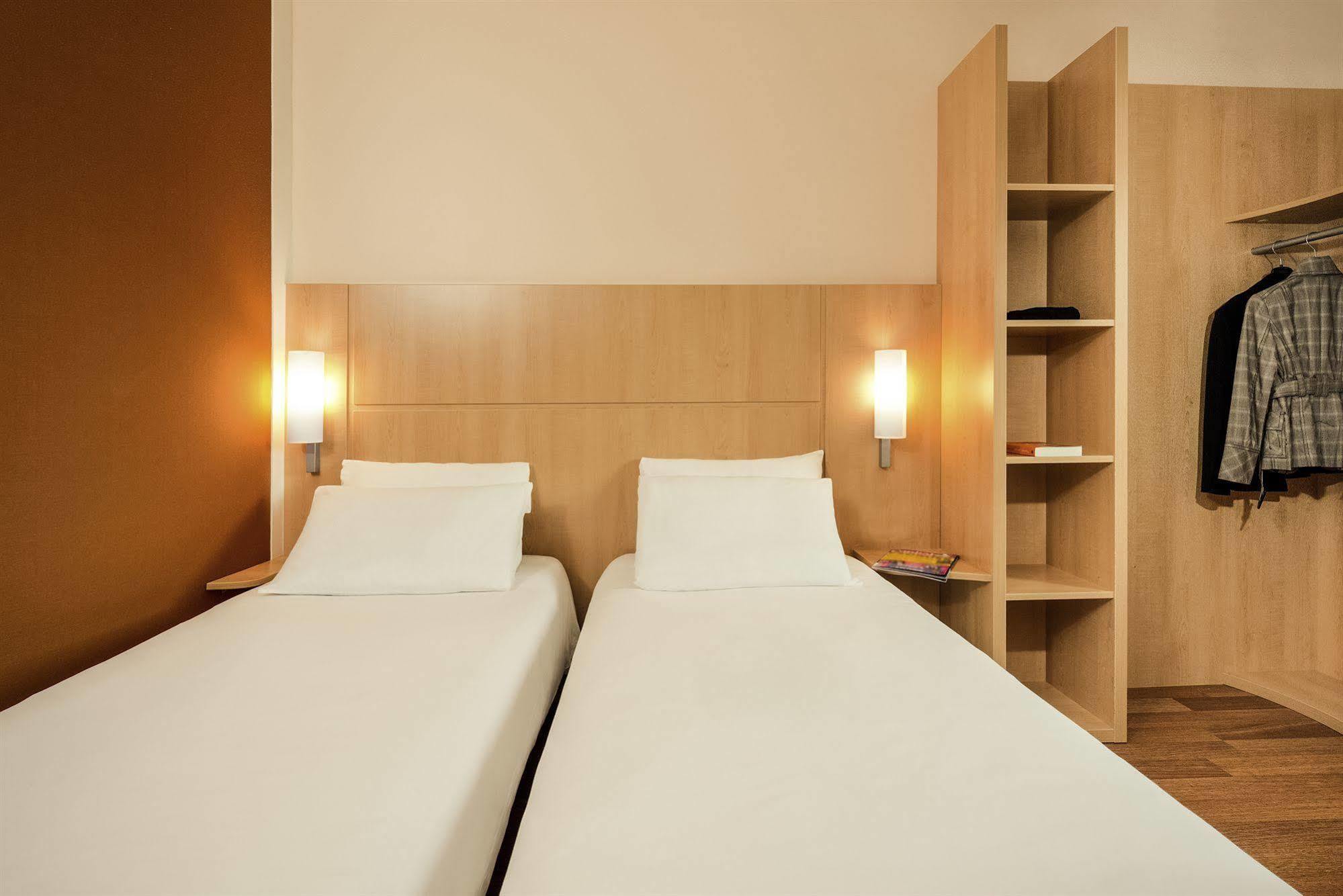 Ibis Vitre Centre Hotel Exterior foto
